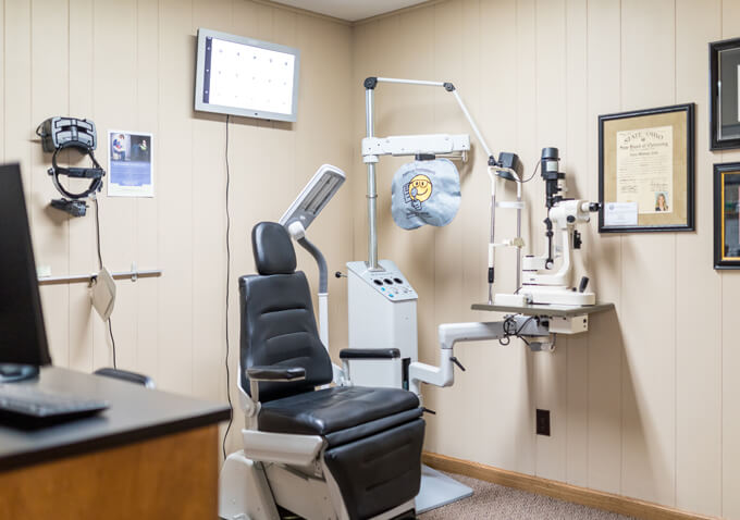 coldwater-service-appt-page staff and doctor wearing sunglasses at Greenville Professional Family Eyecare